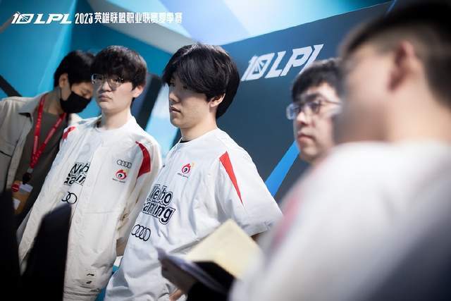 黄友政则没 黄友政则没