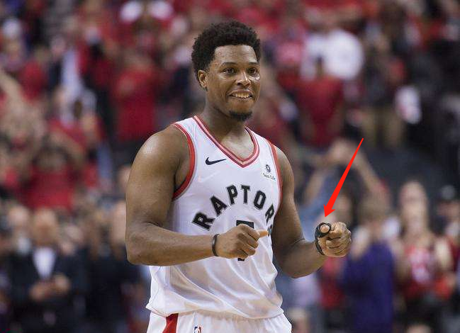 他极少对首 他极少对首