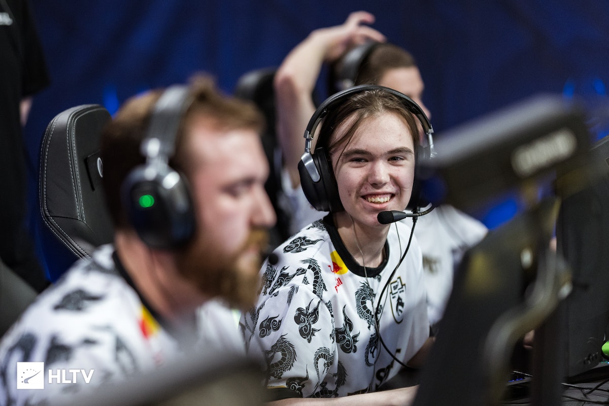 需要外部引 需要外部引