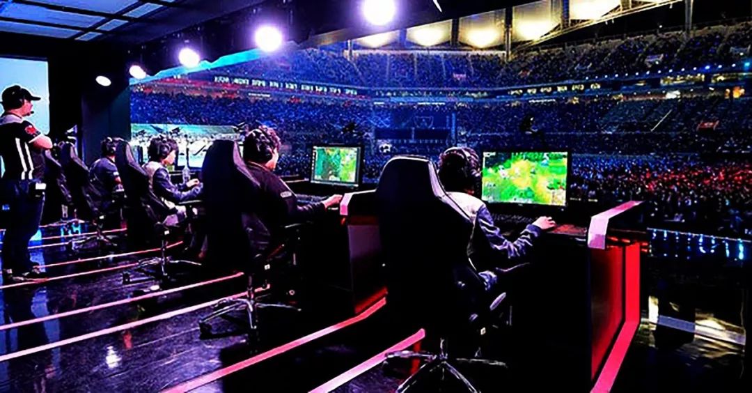 略更加侧重 略更加侧重